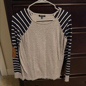 Pink Clover Women's Gray Raglan Top with Navy Stripe Sleeves
